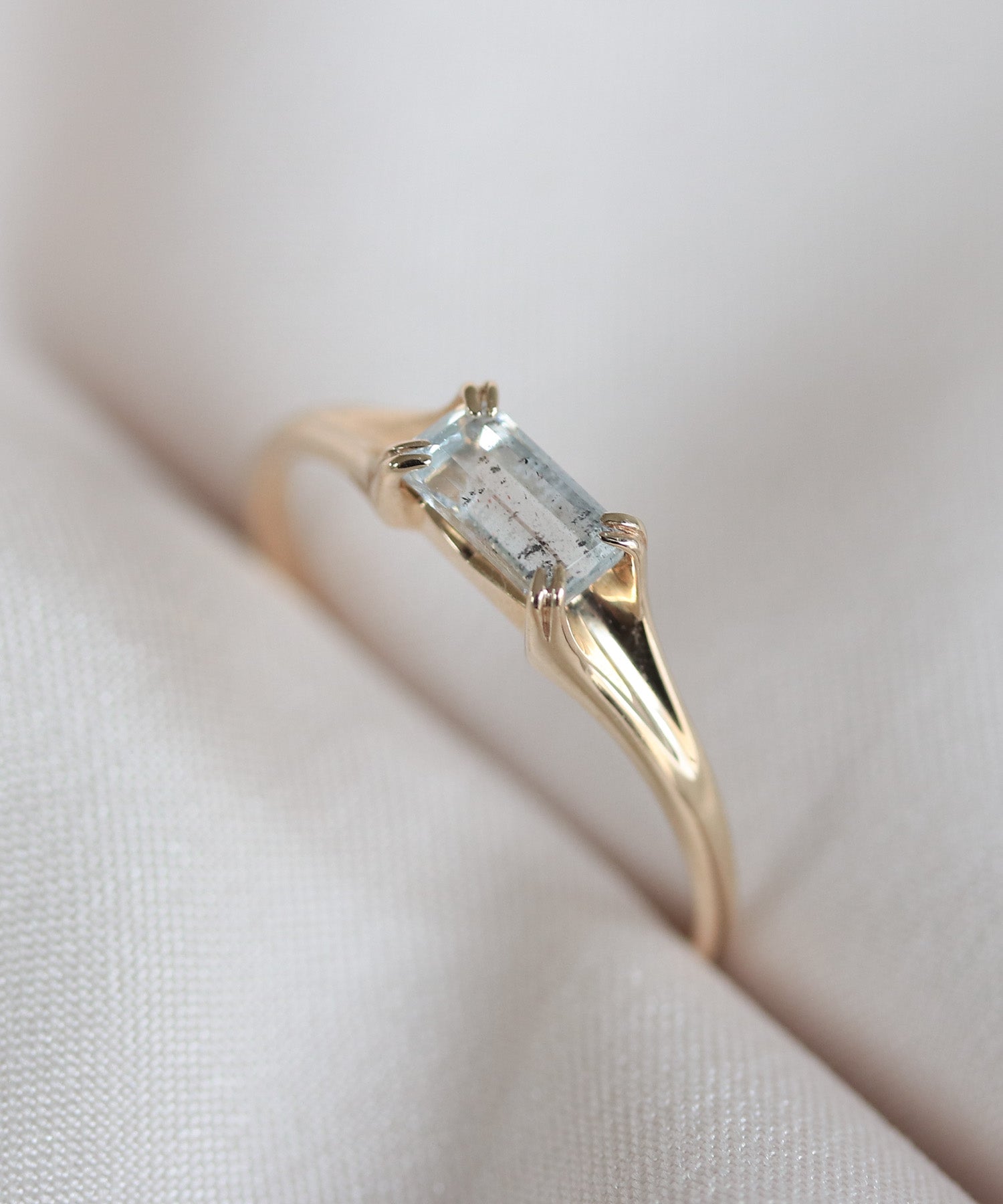 k18 アクアマリンリング　ELLE k18 アクアマリンリングELLE