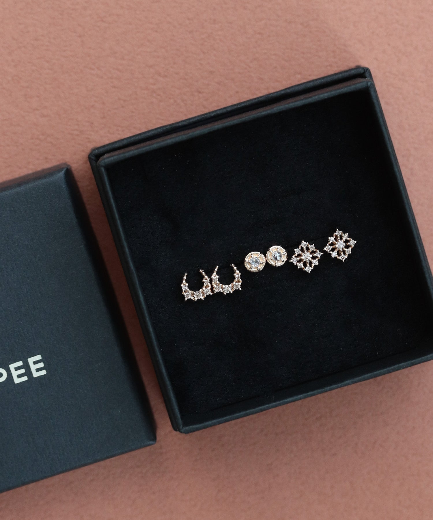 NOIR DE POUPEE ダイヤモンドピアス NOIR DE POUPEE ダイヤモンドピアス NOIR DE POUPEE