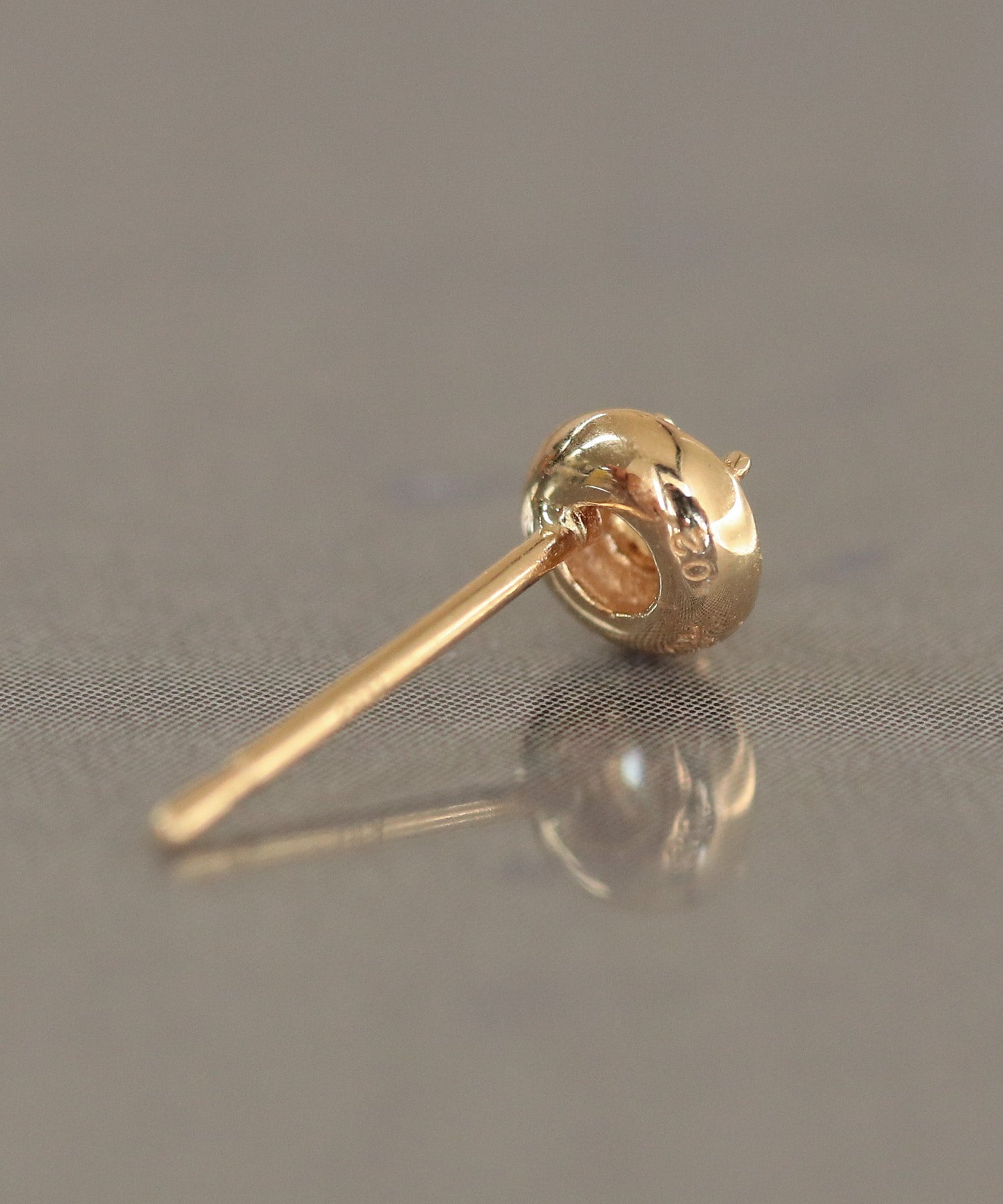 le bois K10 1石埋め込みダイヤモンド ピアス – NOIR DE POUPEE