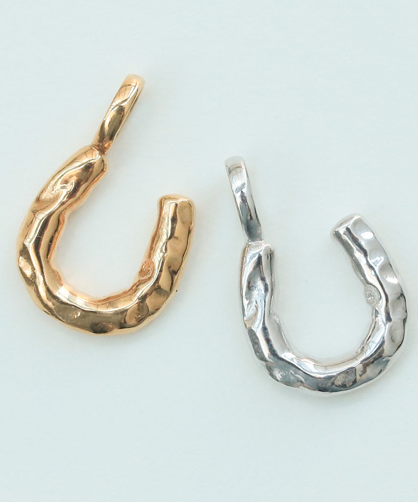 【コンビニ受取対応商品】 – silver925 チャーム ホースシュー 馬蹄 flavor NOIR POUPEE DE アクセサリー