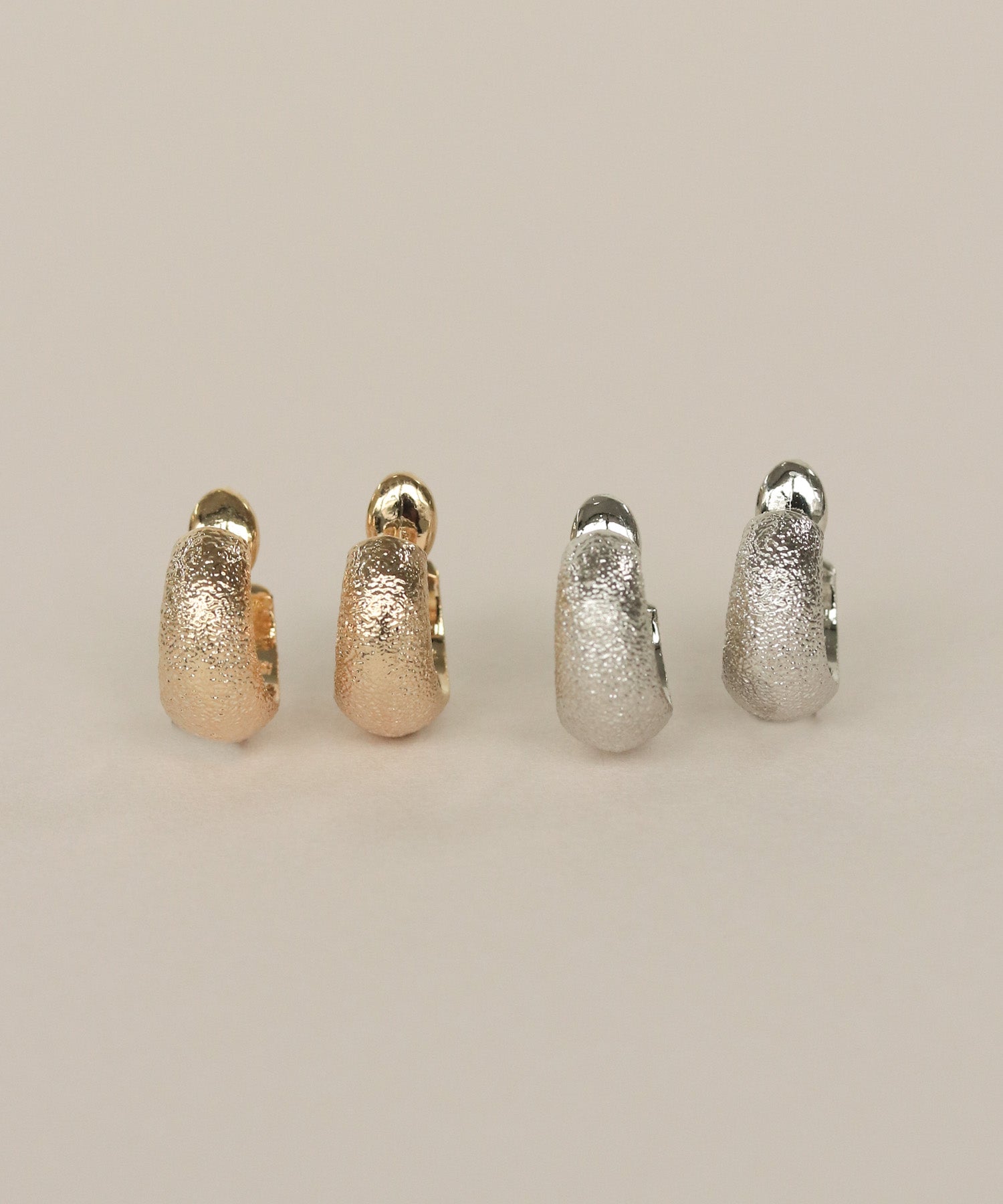 NOIR DE POUPÉE U字シルバーピアス NOIR DE POUPÉE U字シルバーピアス