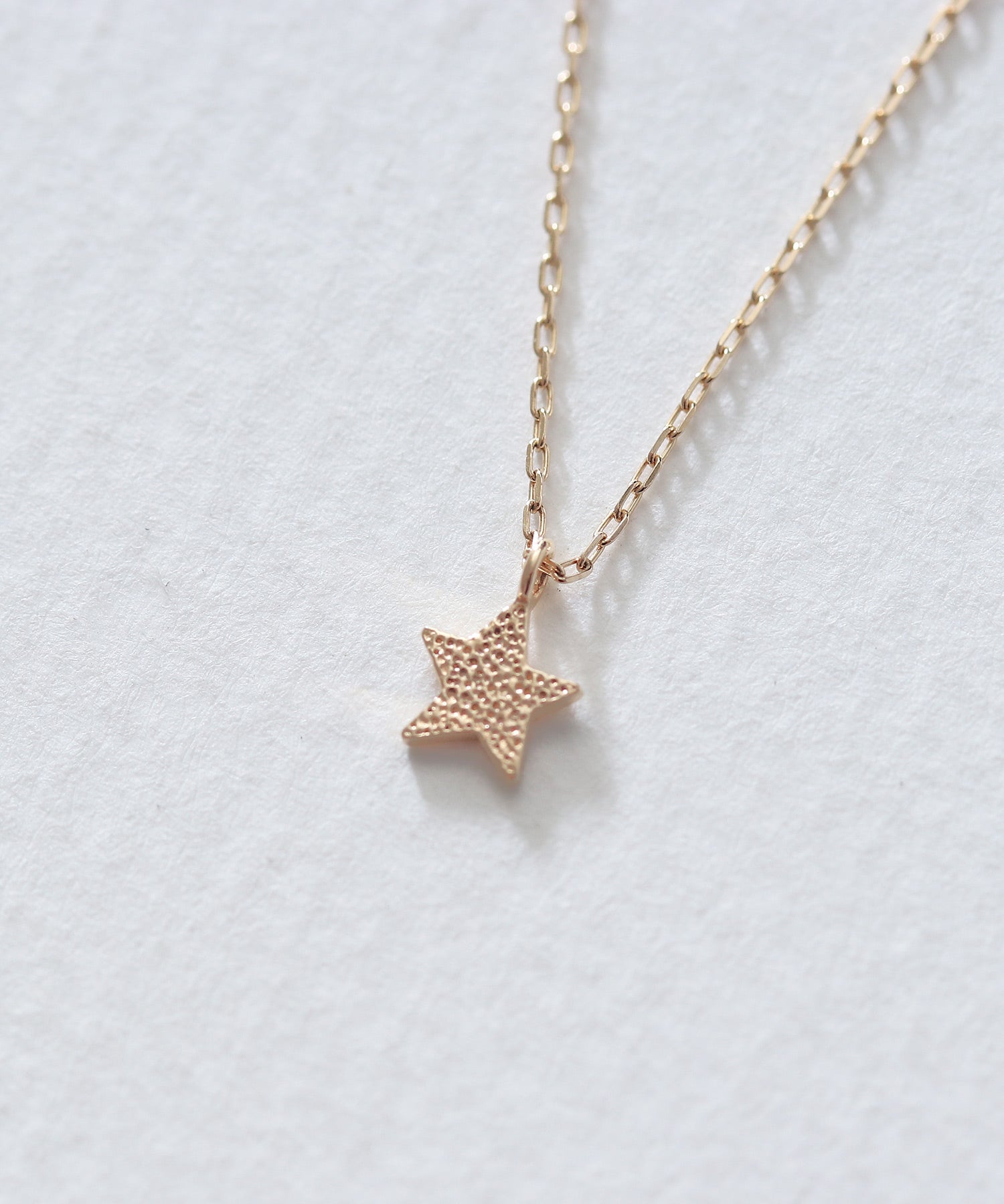 K10 petit joie 星 スター モチーフ ゴールド ネックレス – NOIR K10 petit joie 星 スター モチーフ ゴールド ネックレス – NOIR